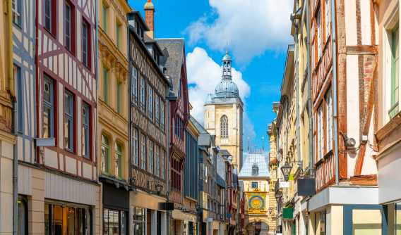 Discover the History: Walking Tours Along the Oldest Streets in Your City