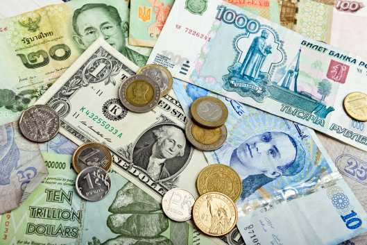 How to Effectively Plan for Currency Exchange and Minimize International Fees